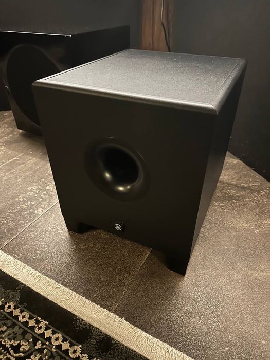 Студійний активний сабвуфер Yamaha HS8S