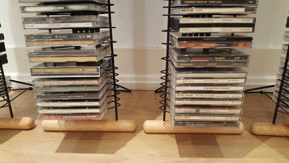 4 colunas Arrumação Cd's + 30 filmes dvd