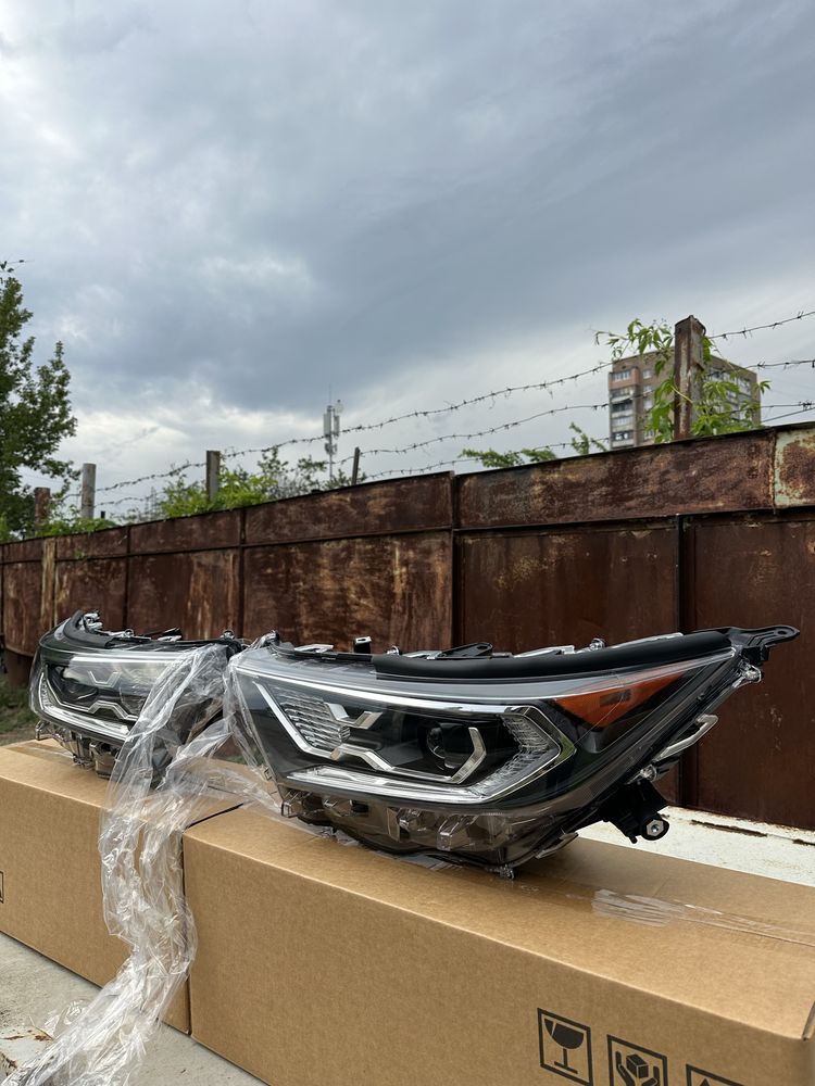 Фари, фара права, фара лів toyota rav4 hybrid 2021 2022 2023 2024 2025