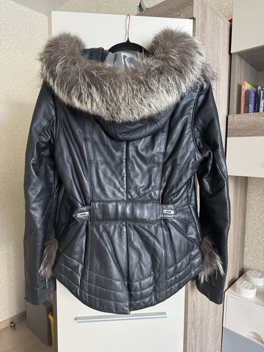 Шкіряна курта розмір S