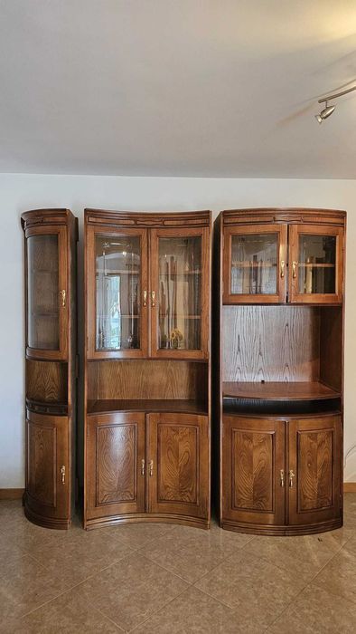 Móvel de sala em madeira maciça