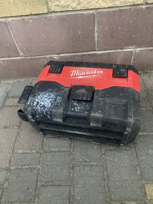 Пылесос аккумуляторный Milwaukee М18VC