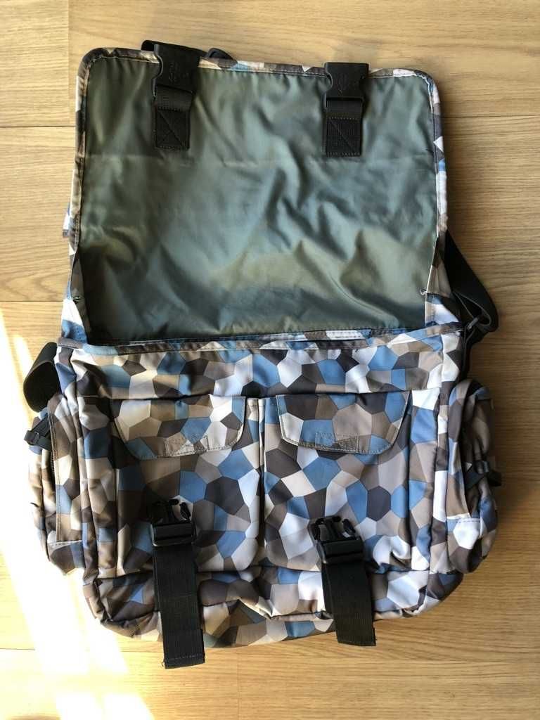 Mochila para portátil Eastpak - Camuflagem Azul - Original