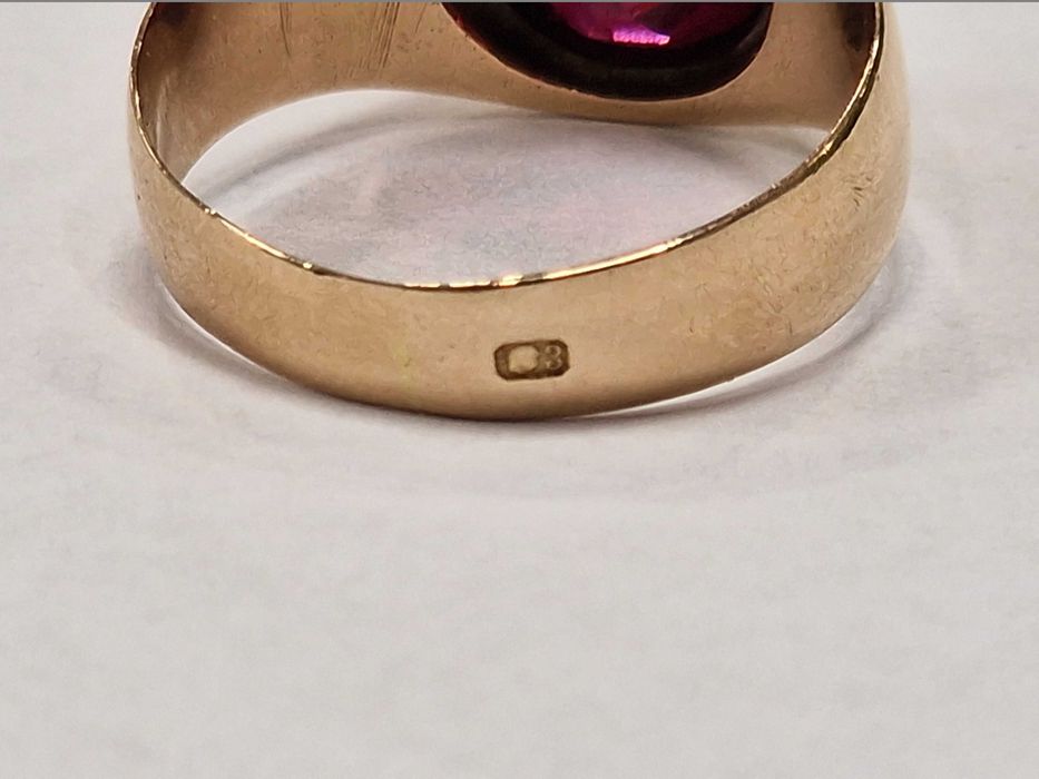 Złoty sygnet męski/ 585/ 6.35 gram/ R19.5/ Korund/ Polska 1931-63