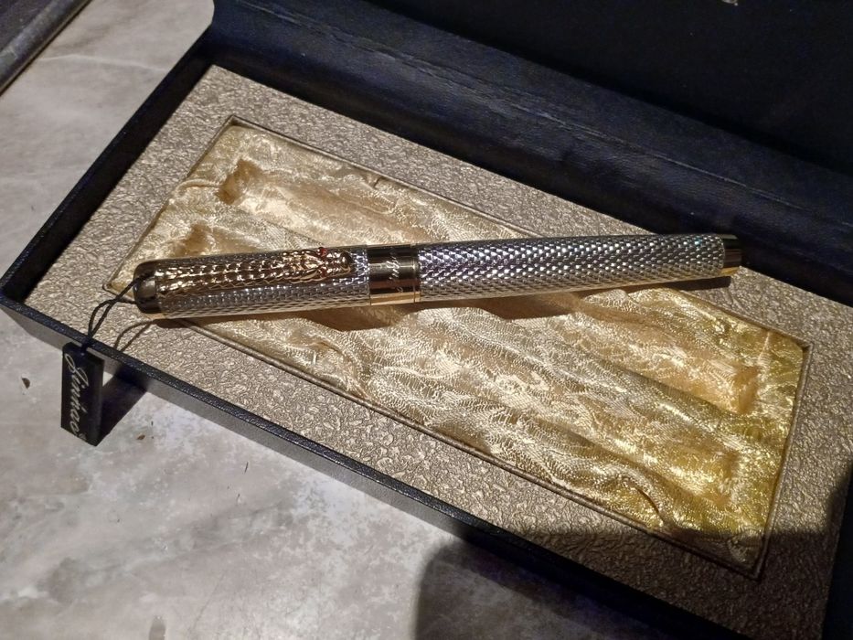 Ручка перьевая...