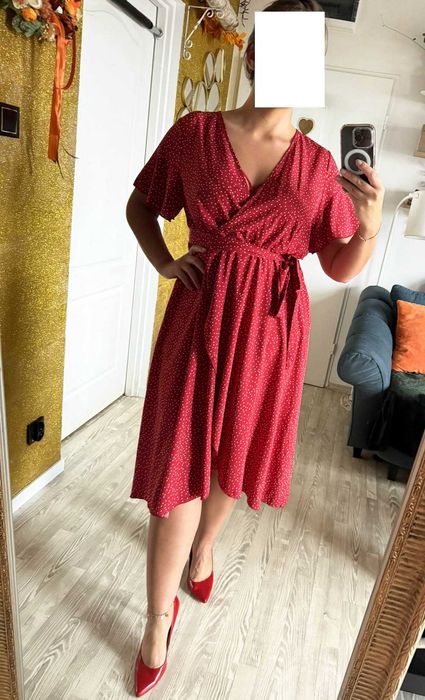 Czerwona sukienka w kropki 46 48