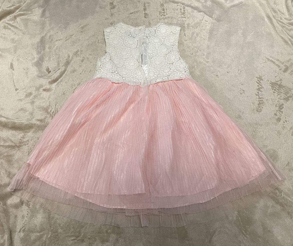 Elegancka sukienka dla dziewczynki