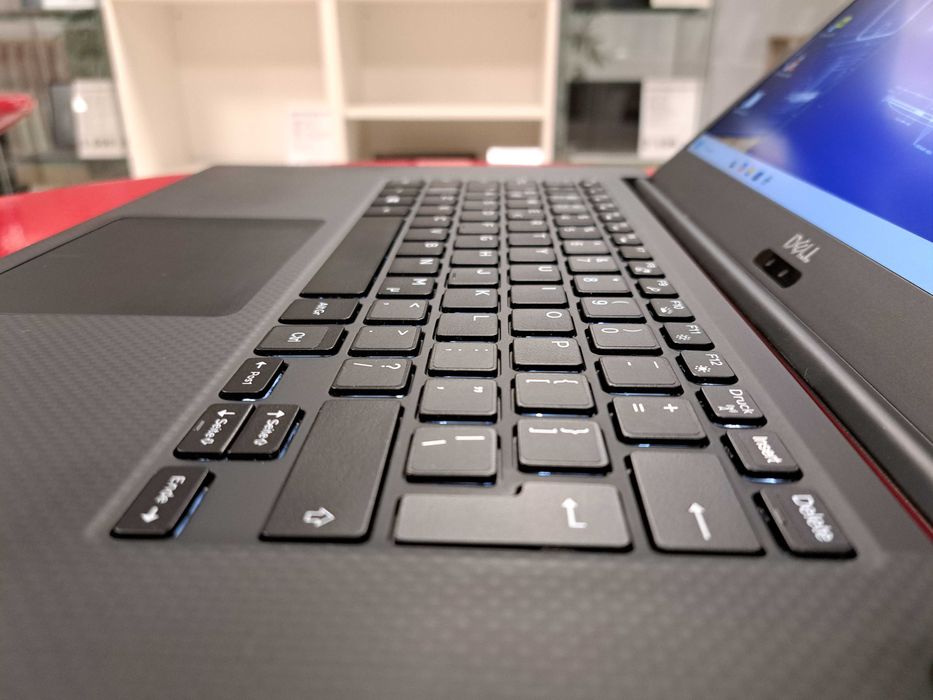 Mobilna Stacja Robocza Dell Precision 5540 i9-9880h 64GB 1TB NVIDIA