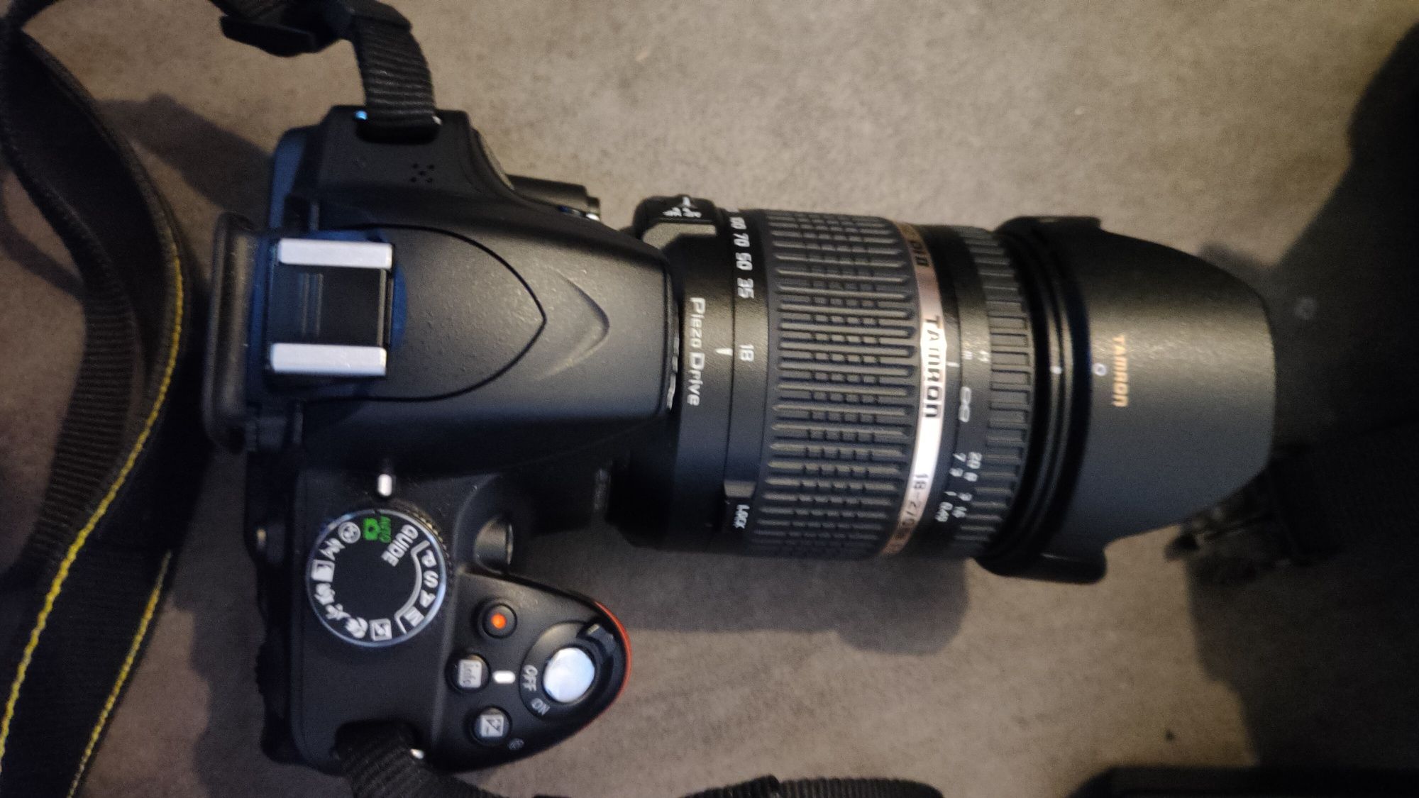 Nikon D3200 + obiektyw Tamron 18-270mm