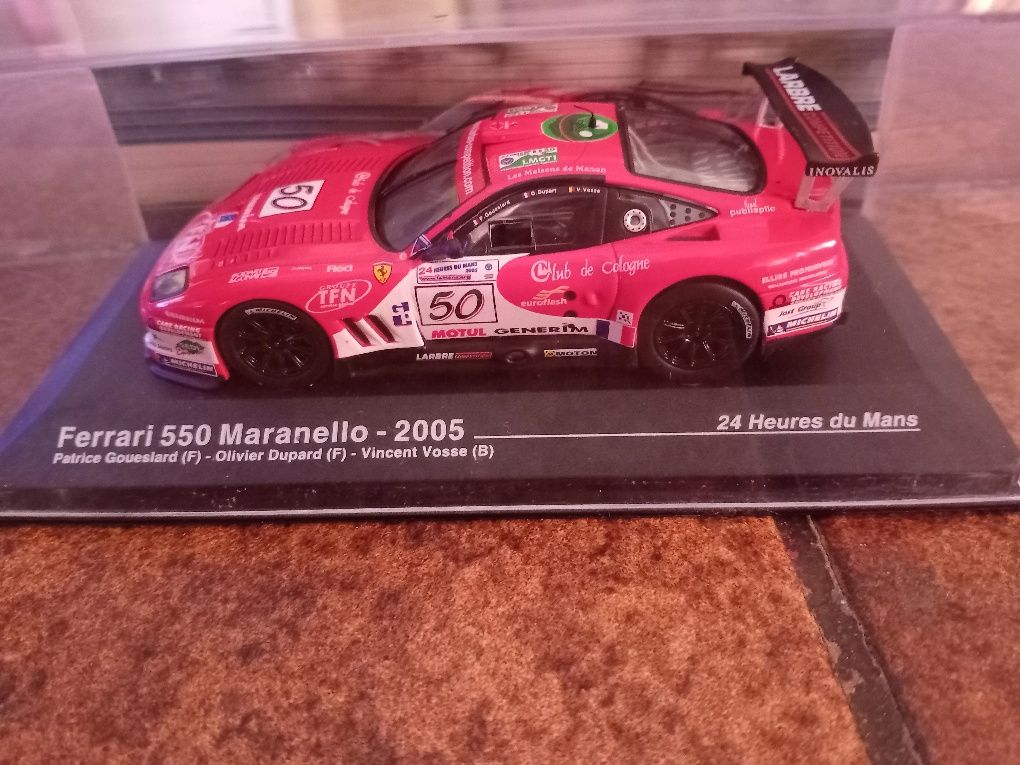 Miniatura Carro Ferrari F40 LM + Ferrari 550 Maranello