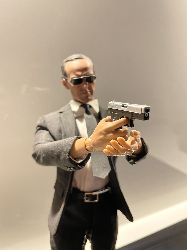 Agent Coulson - Figurka 1/6 Custom - wzorowana na Hot Toys Marvel