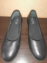 Продам новые кожаные туфли Lаvoro(41p)