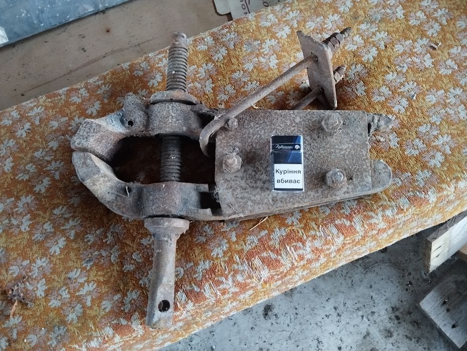 Лещата,тиски ковальсікі,для кузні