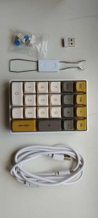 Нампад на механічних свічах Freewolf K21