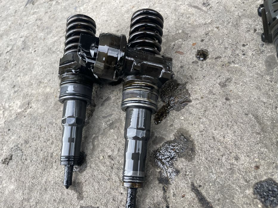 Форсунки VW T5 2.5 TDI BNZ Bosch — оригінал, комплект, перевірені