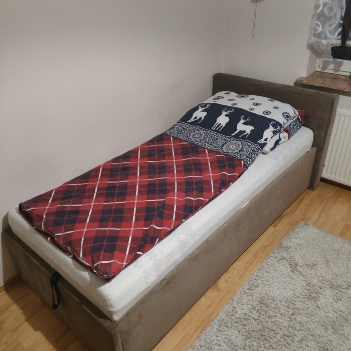 Łóżko pojedyńcze tapicerowane