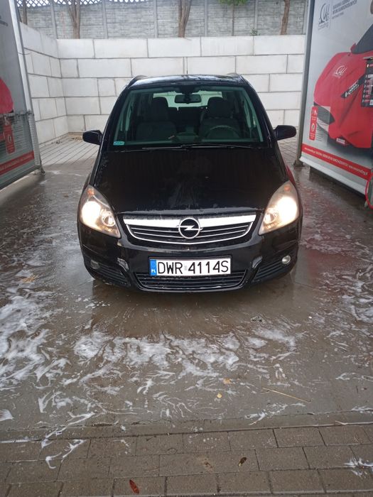 Opel Zafira B 2008r