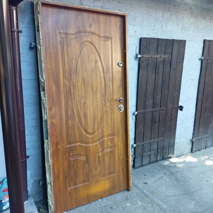 Drzwi Stalowe 90 Prawe 2 Zamki Drzwi z demontażu kpl.  kolor Złoty Dąb