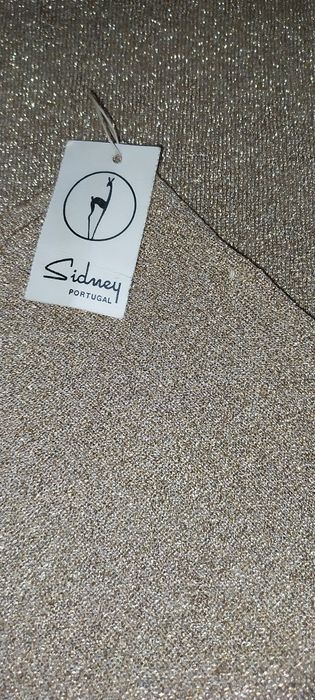 Camisola sem mangas dourada nova