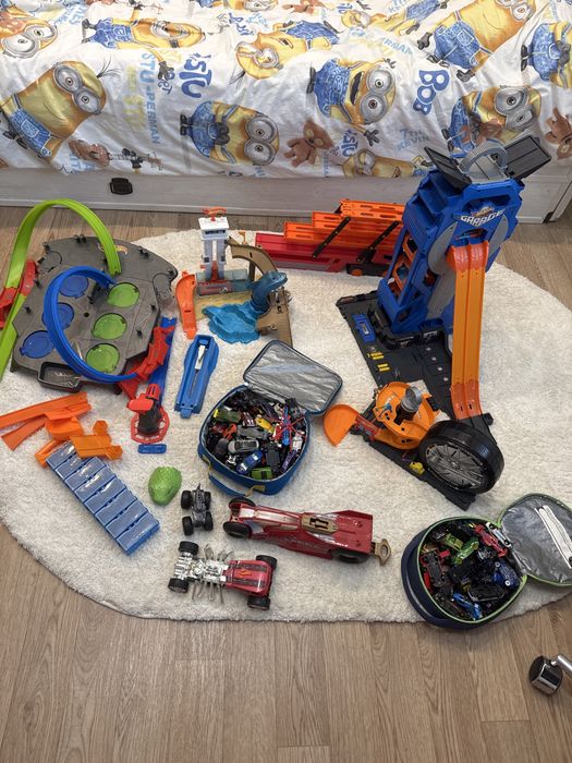 Треки,гаражи,машинки