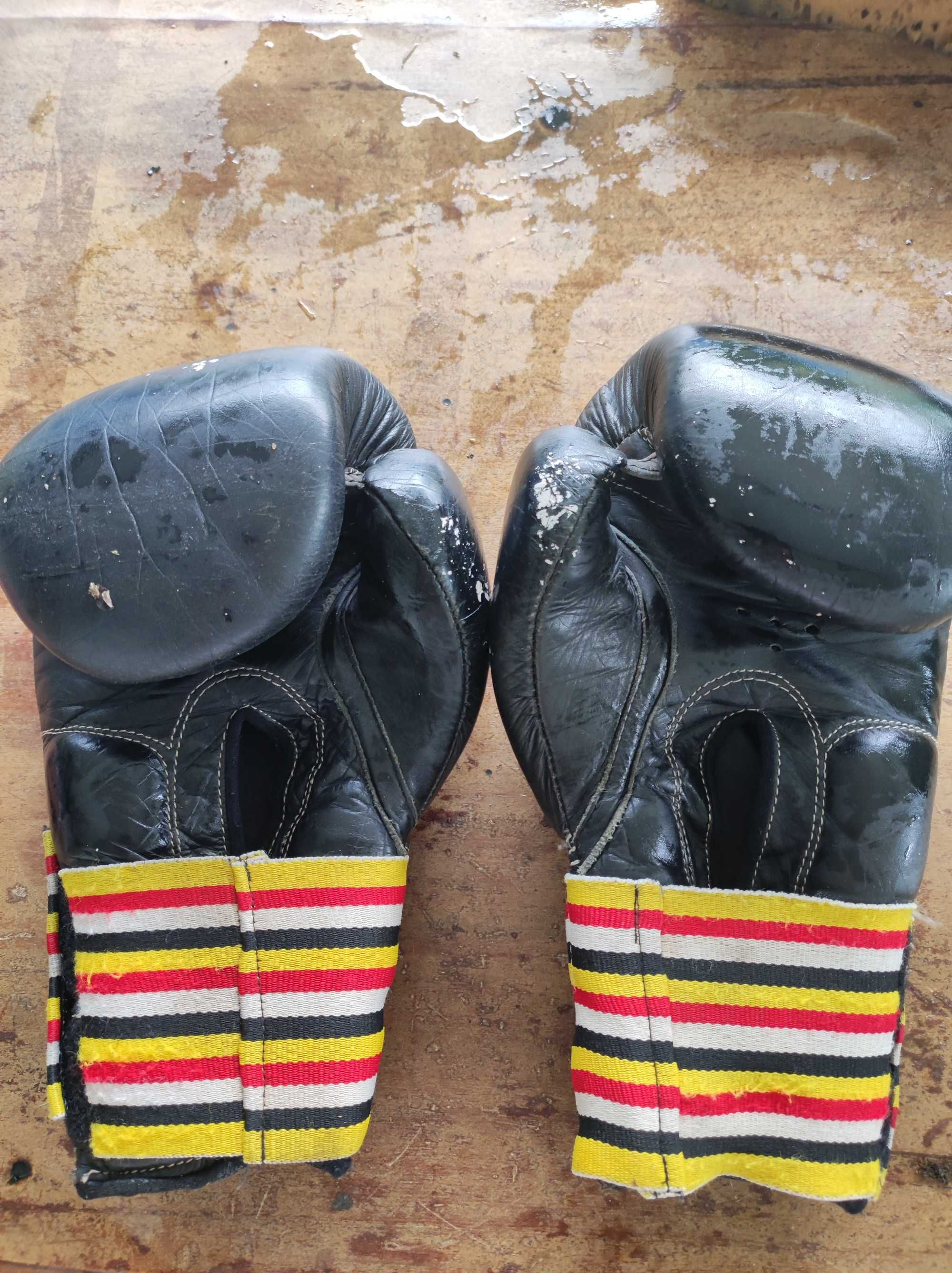 Luvas de Kick Boxing e Caneleiras de Proteção
