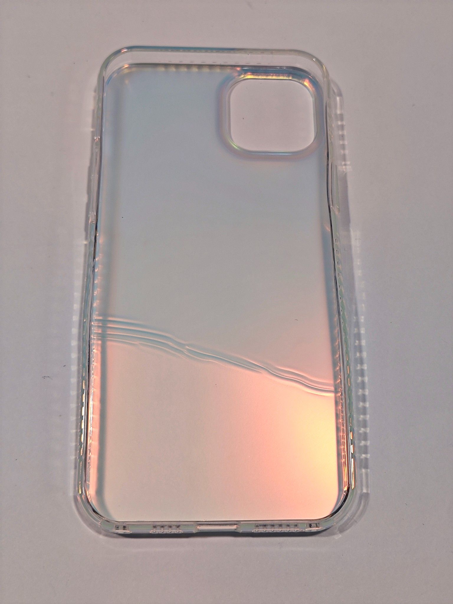 Etui Iphone 15 Plus Fluorescencyjne Opalizujące Urocze I Estetyczne