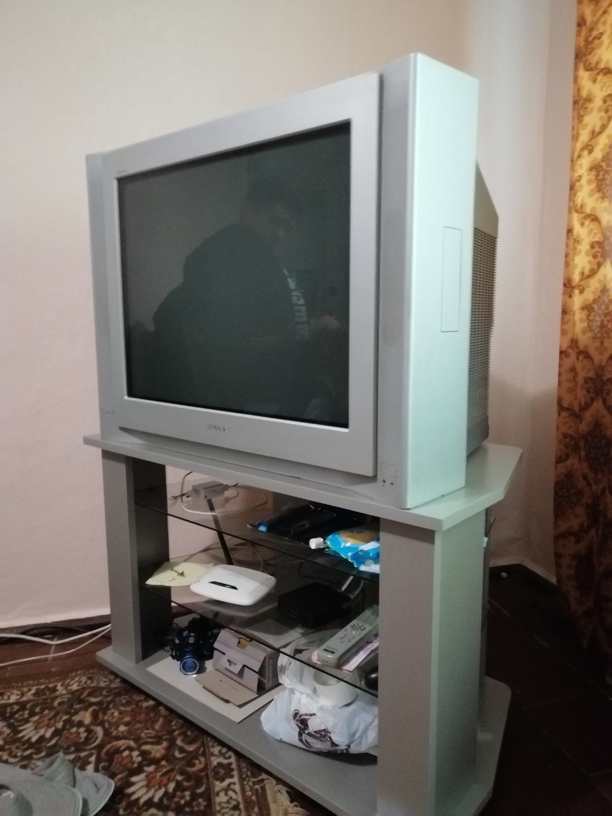 Телевізор Sony Trinitron 29 дюймів 100 Герцовий . Пульт рідний.