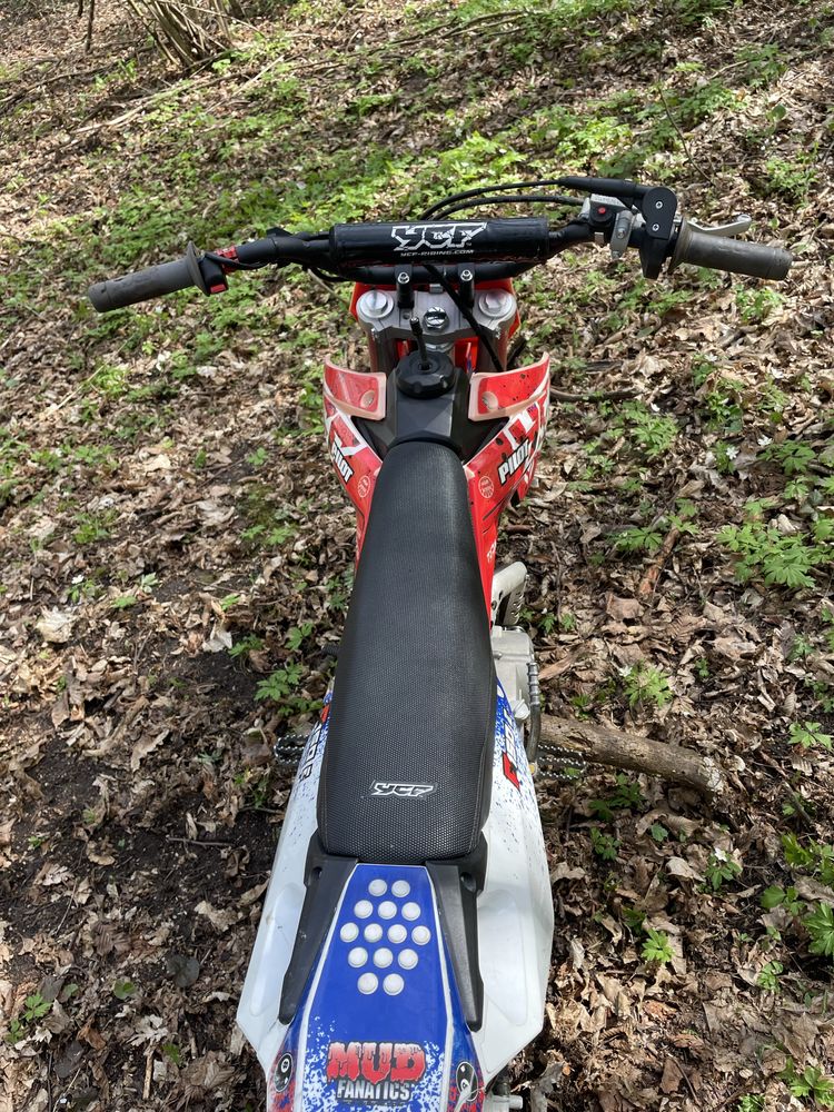 YCF Pilot f150 cros
