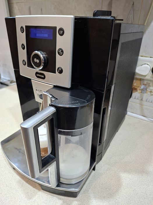 Кофемашина Delonghi Perfecta Cappuccino маленький пробег