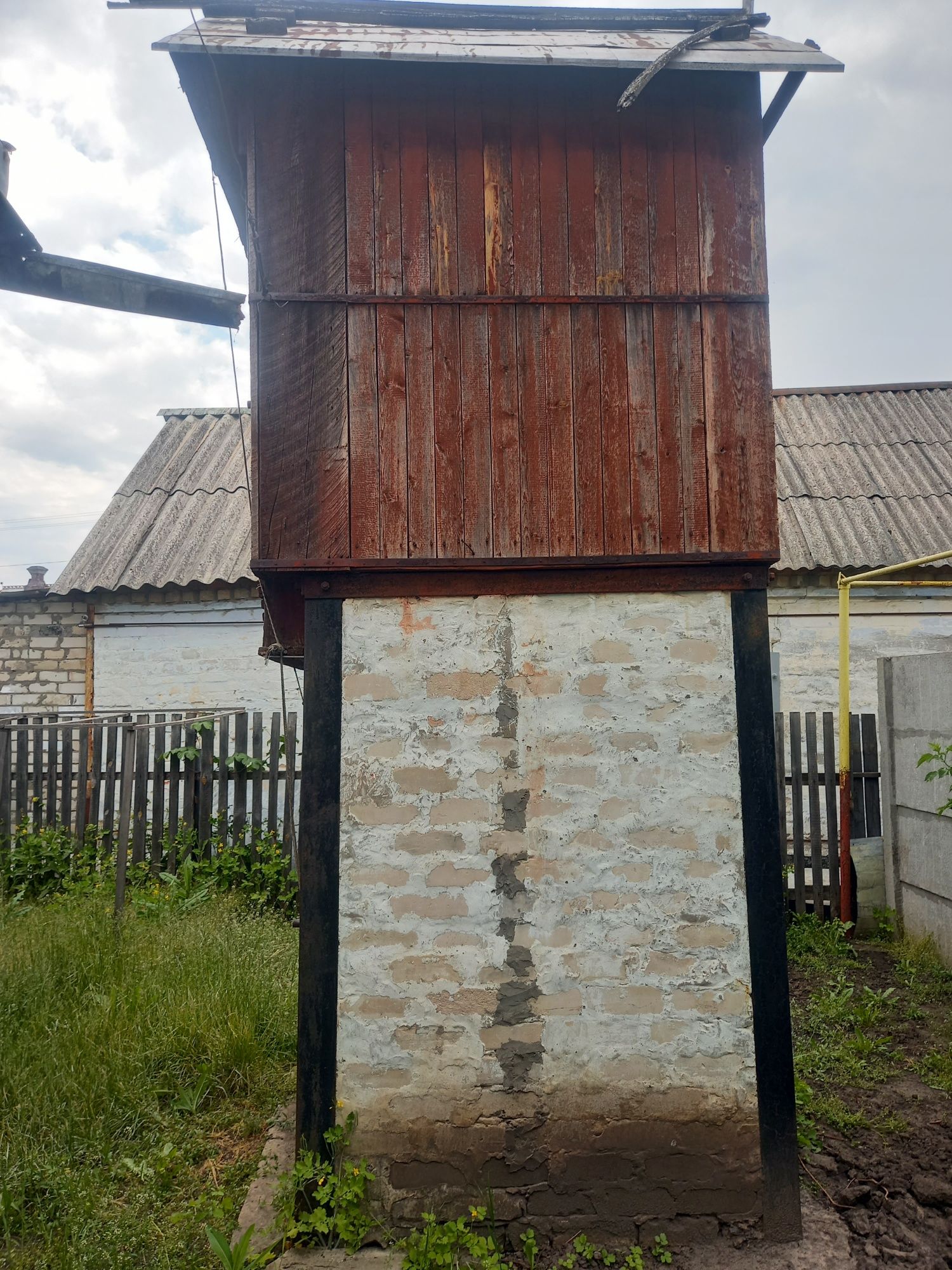 Продам будинок на червоній лінії вул.Сучкова
