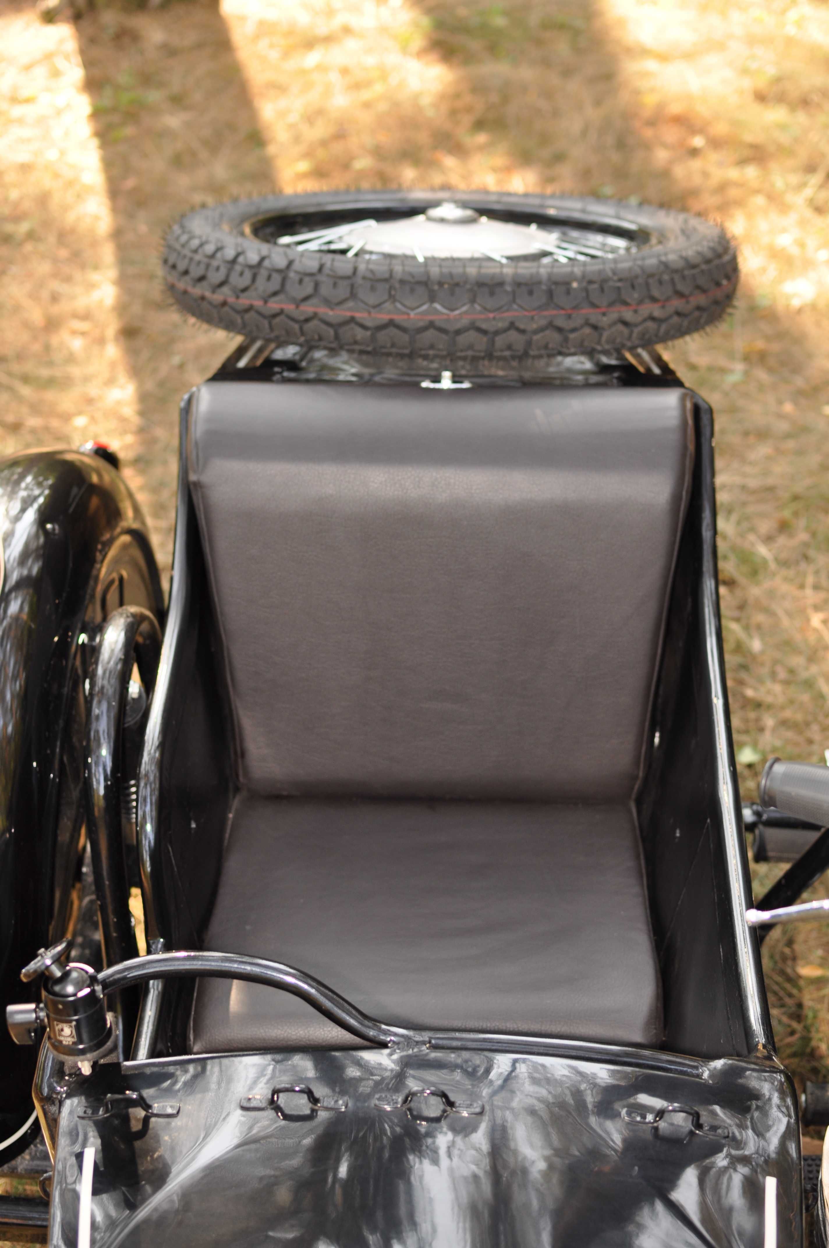 Motocykl  z wózkiem bocznym  KMZ K-750