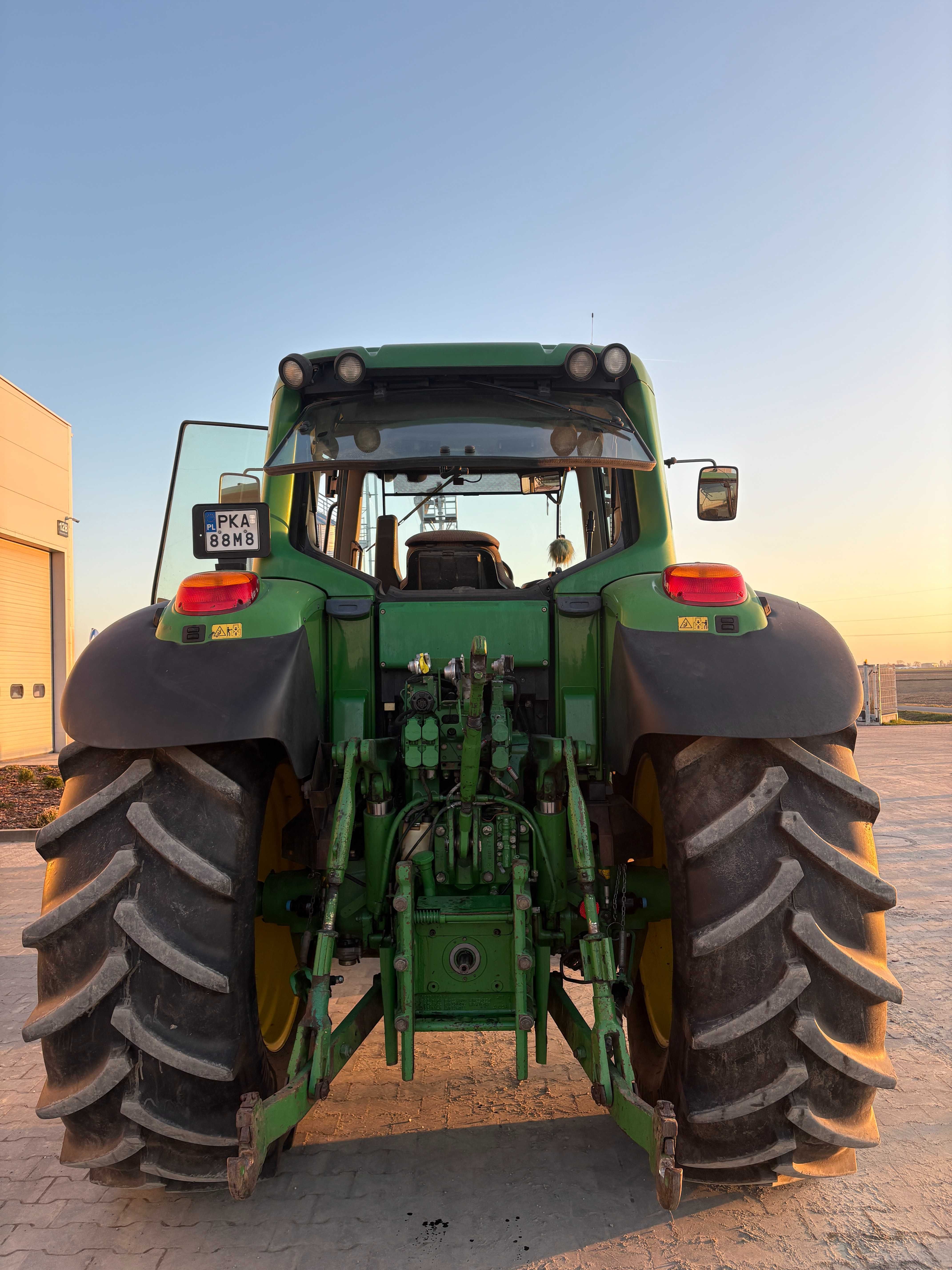 Ciągnik rolniczy John Deere 6820
