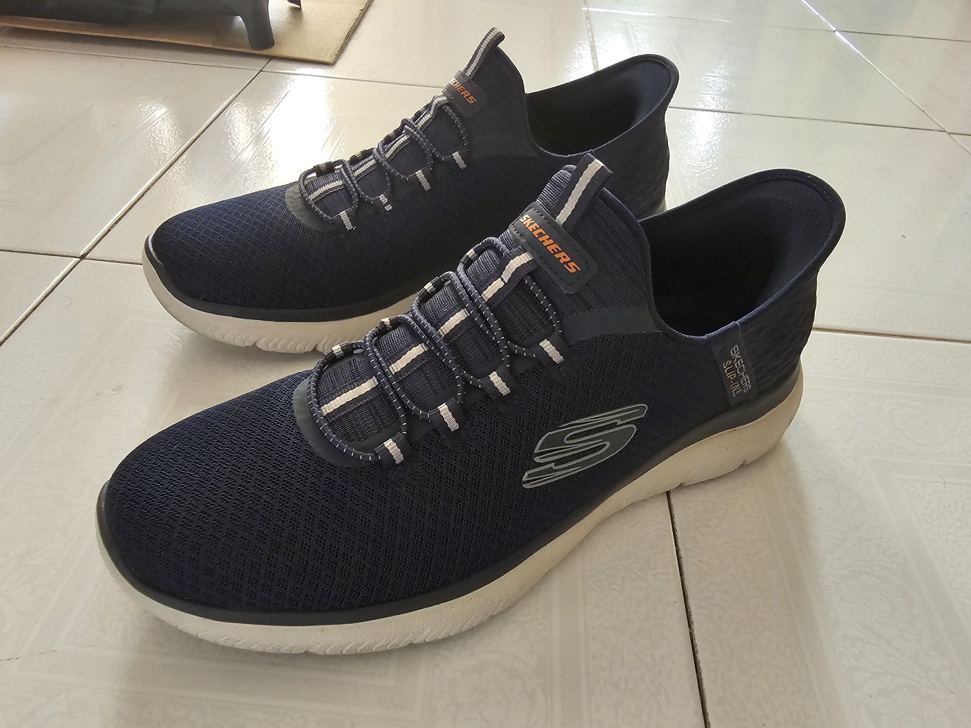 Skechers Summit Slip-ins 43