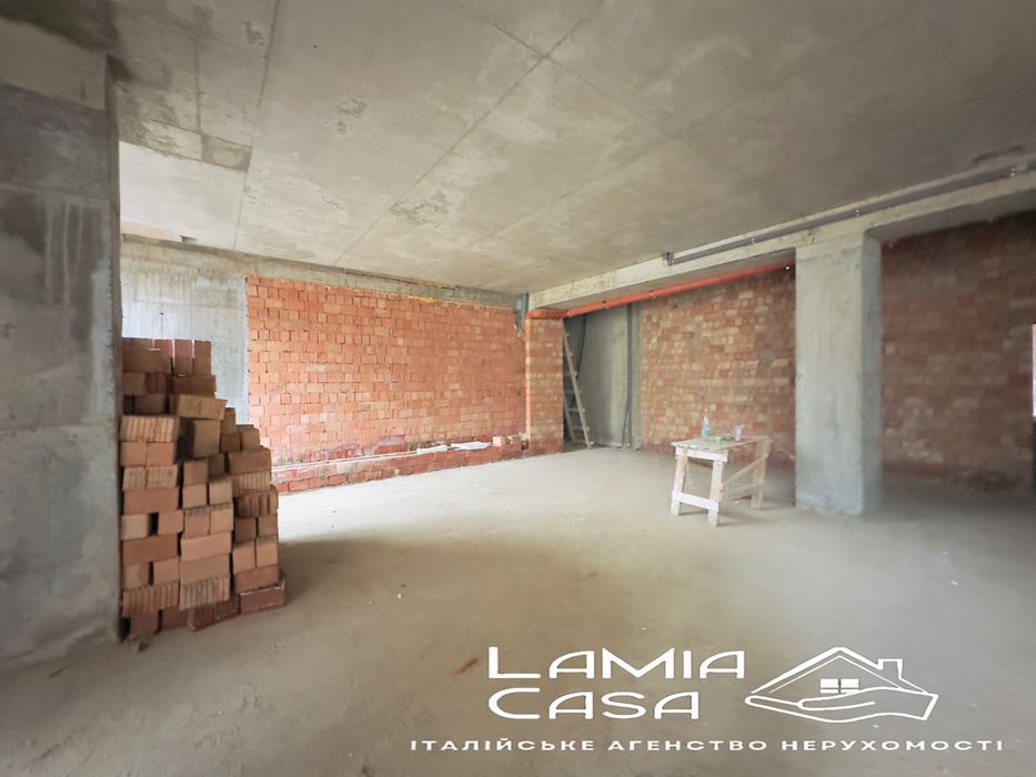 Продаж комерційного приміщення в новобудові по Руській
