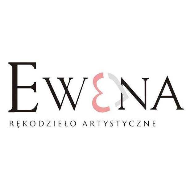 Wianek komunijny z niebieskimi kwiatami niebieskie kwiaty komunia
