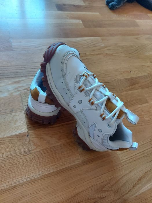 Стильные кросы Bershka