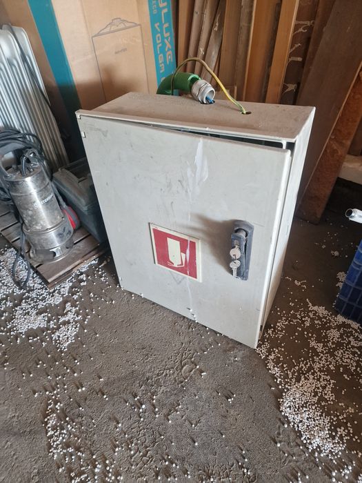 Quadro eletrico com dejuntores