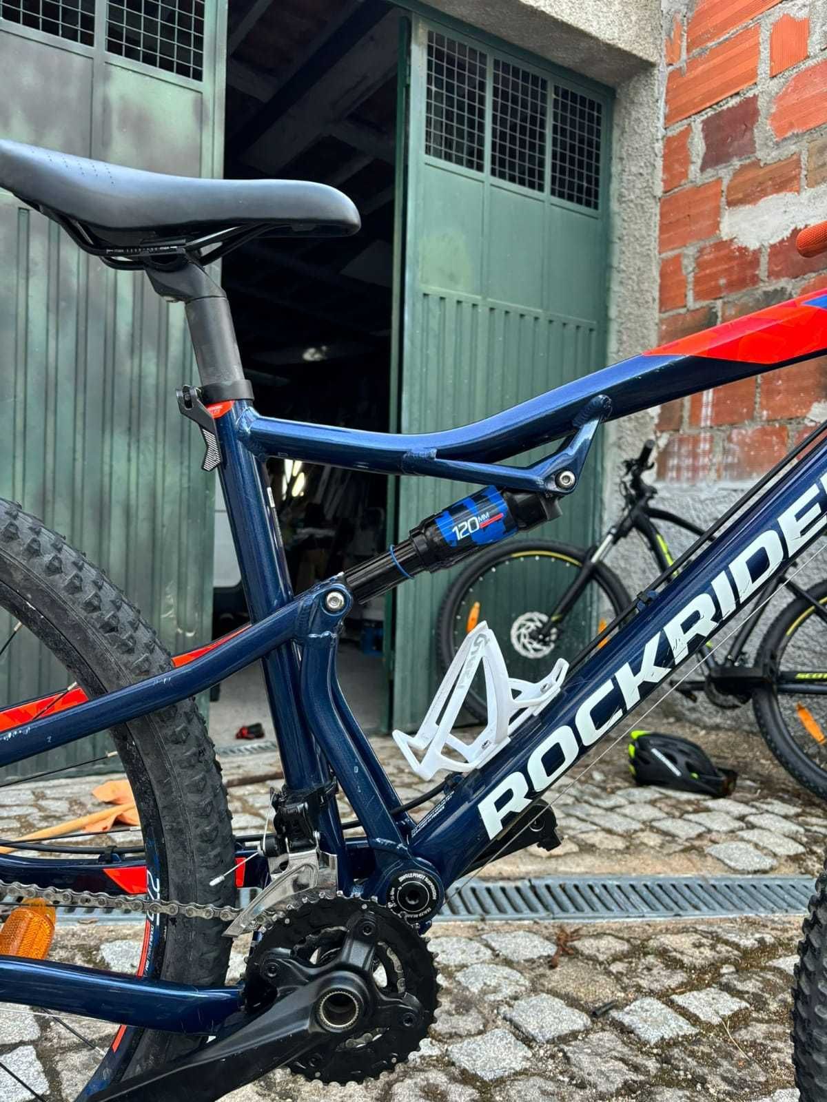 Bicicleta mais equipamento
