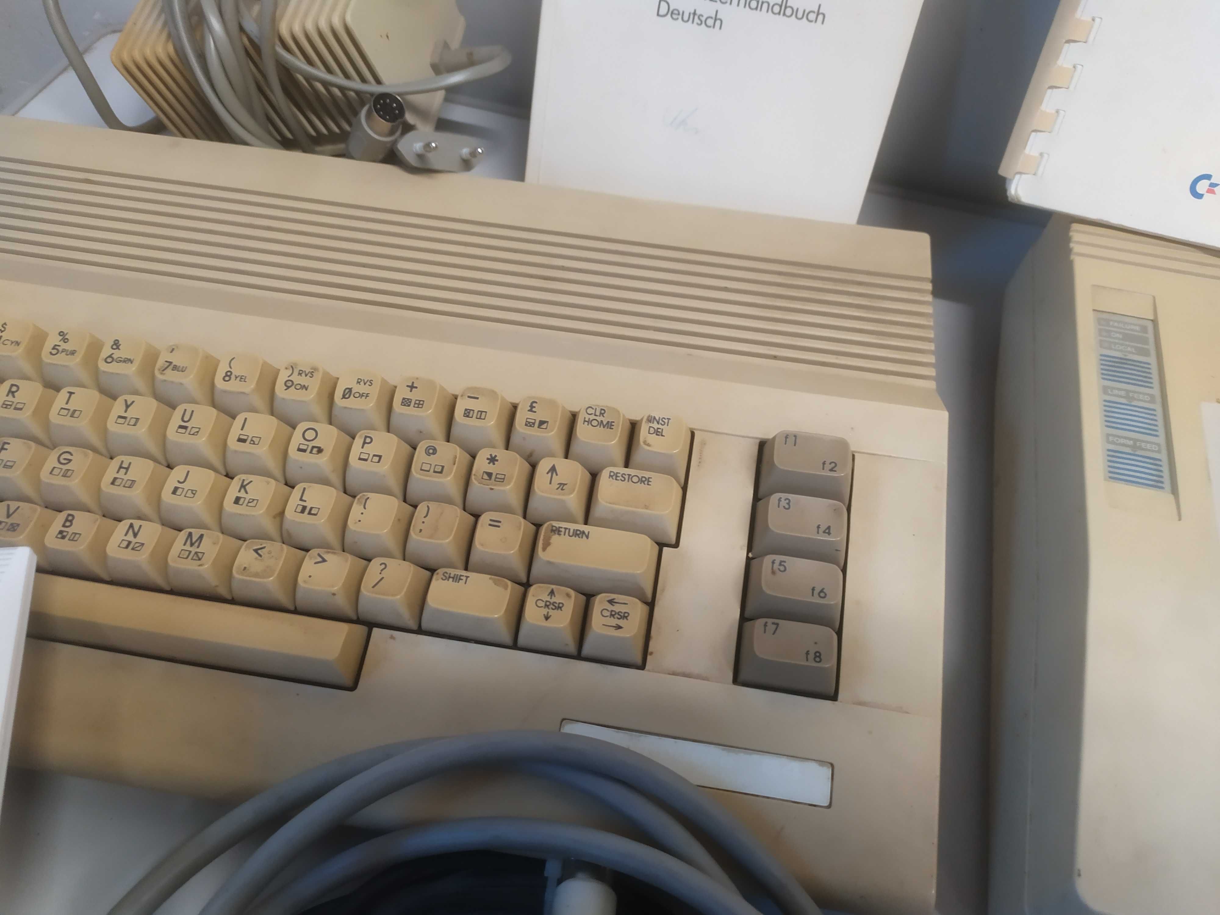 Commodore C64 komputer