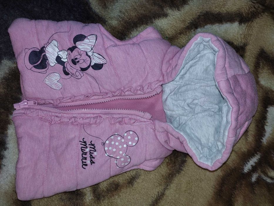 Продам жилетку на девочку