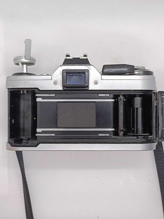 Canon AE-1 + Canon nFD 50mm f/1.8