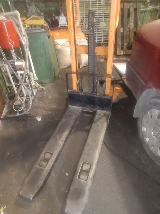 Продам штабелер б/а