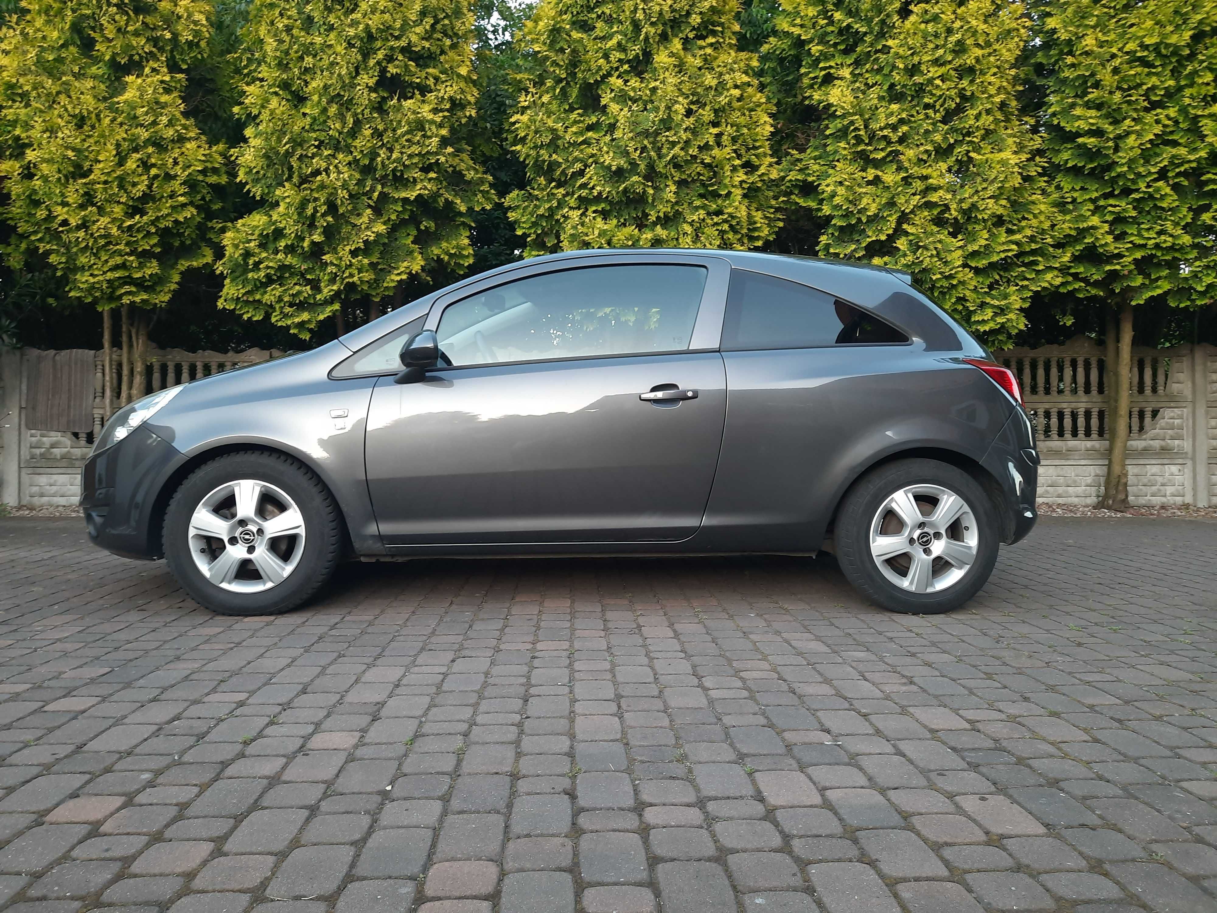 Opel Corsa D 1.4 90 KM – Wersja 111 Jahre – Zadbany, niski przebieg!