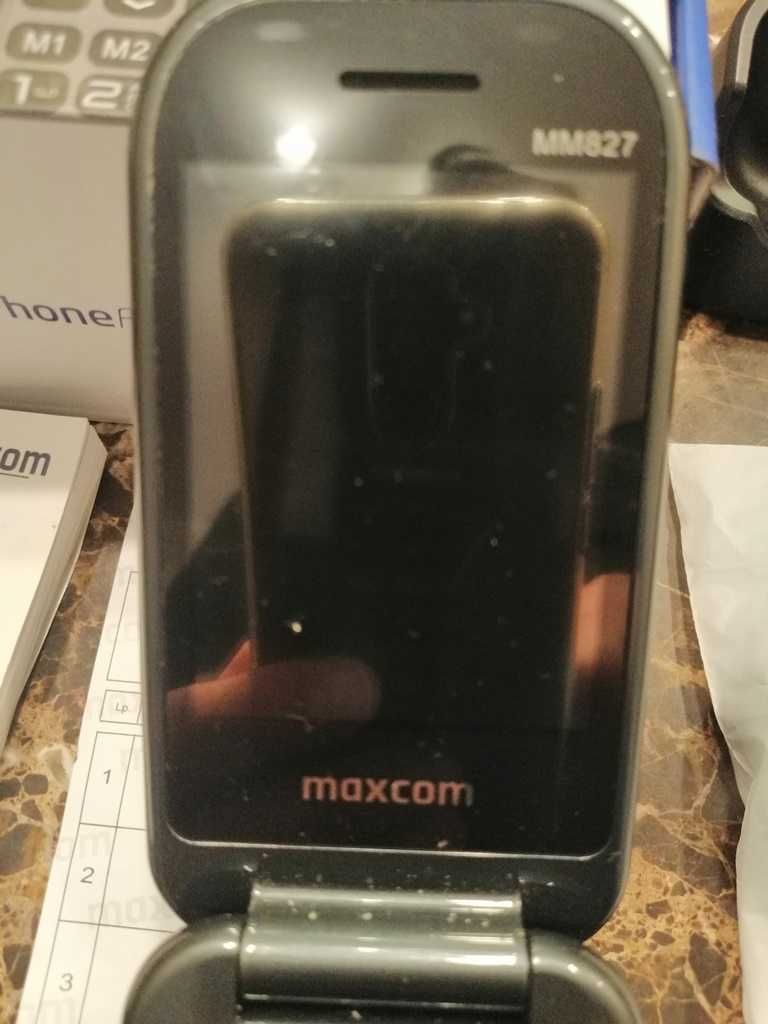 Maxcom MM827 telefon komórkowy GSM dla Seniora