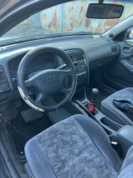 Toyota avensis 1.6 benz