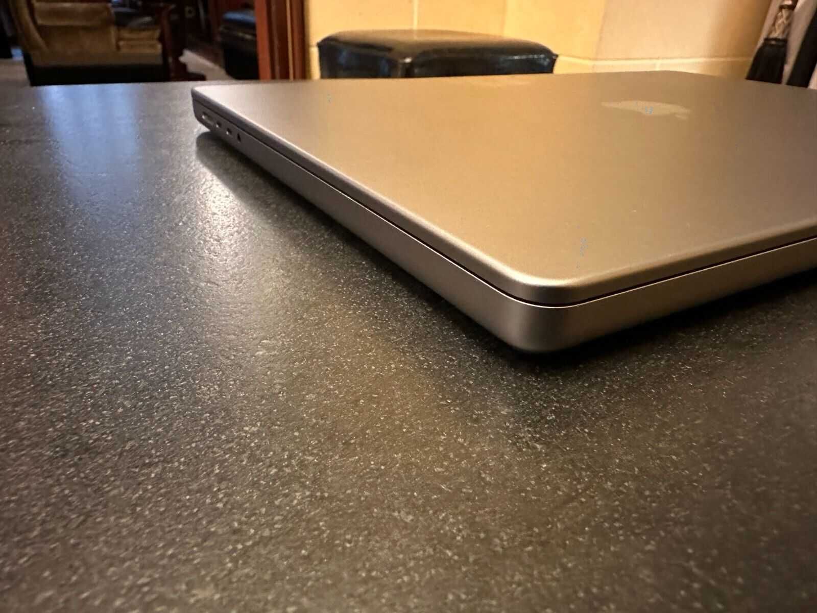 Apple MacBook Pro 16 M2 Max 32GB RAM 1TB SSD