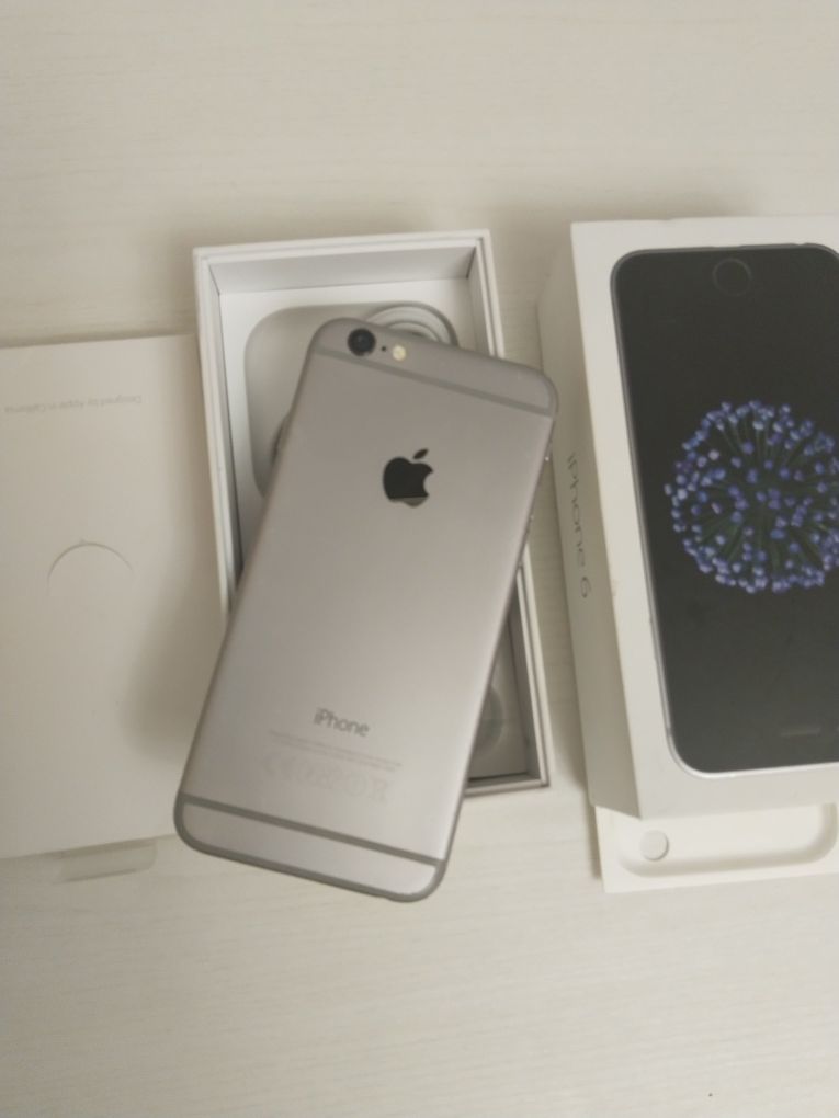 Телефон  IPHONE 6