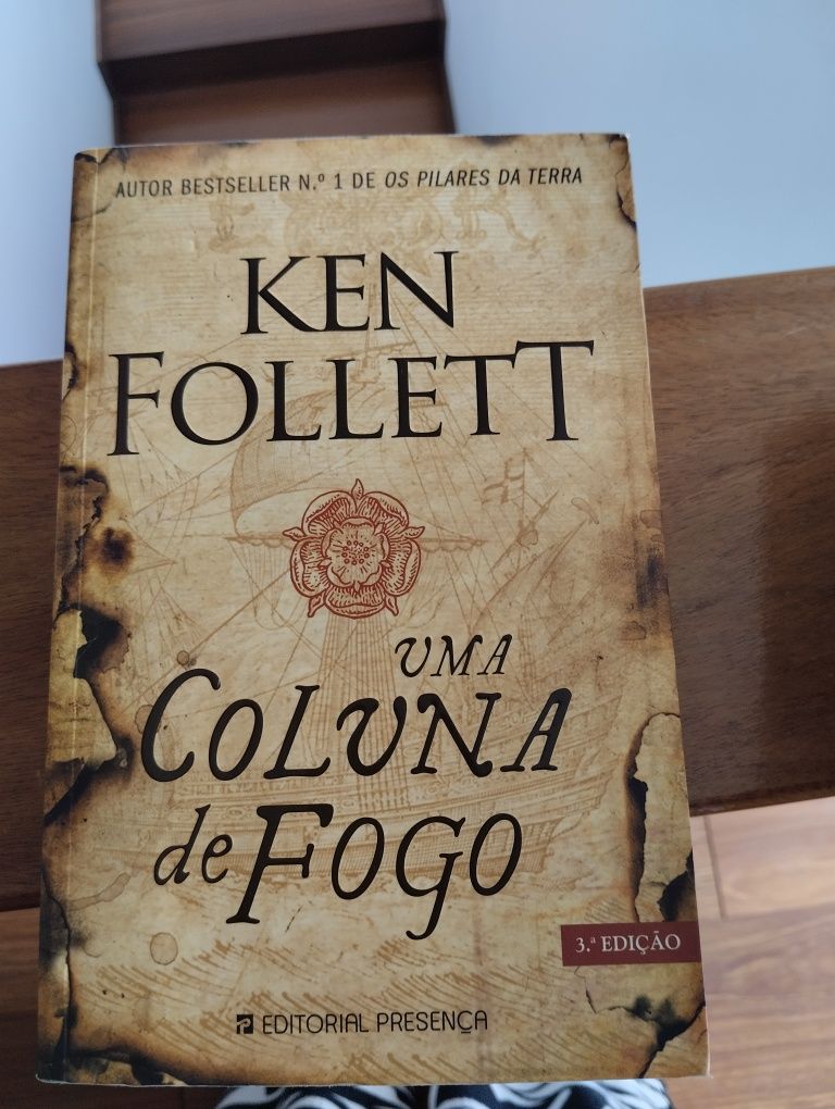 Vários livros de Ken Follett