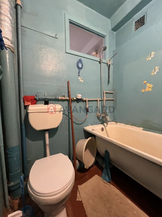 Сдам затишну 2 к. квартиру(На довгий термін)Космос