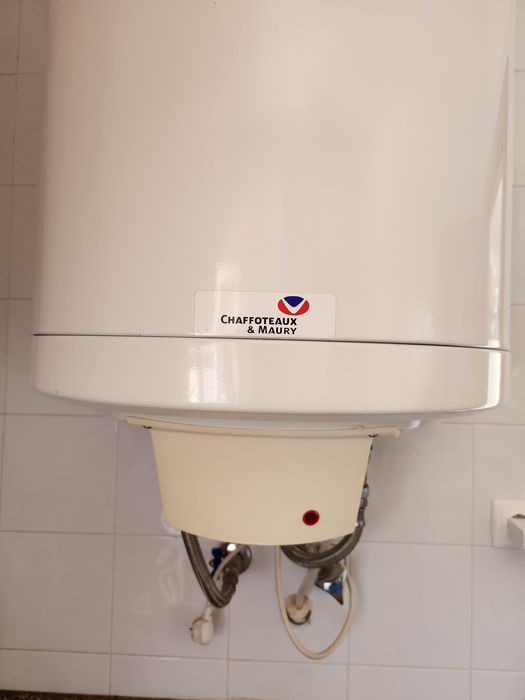 Dá-se termoacumulador Chaffoteaux & Maury usado